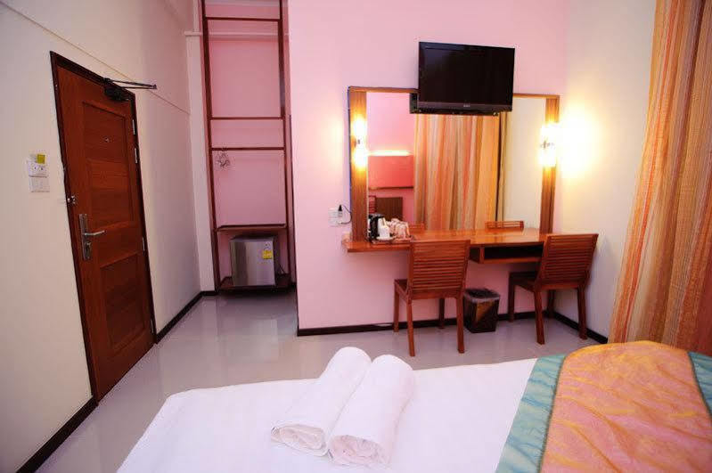Much-Che Manta Boutique Hotel Udon Thani Esterno foto